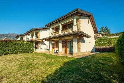 Foto Appartamento in piazza unità d'italia, Pecetto Torinese di 86 m²