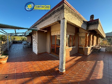 Foto Appartamento in via rivacciolo, Teramo Centro di 140 m² con 5 locali