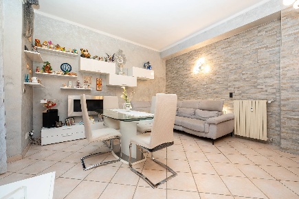 Foto Appartamento in Piazza Allais, Grugliasco Centro di 80 m² con 3 locali