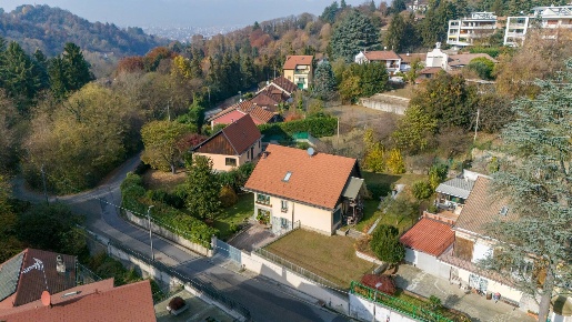 Foto Villa singola in Via Pinin Pacot, Torino Superga di 233 m² in vendita