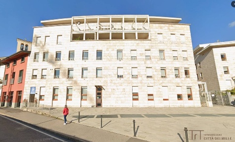 Foto Box in Via Madonna Della Neve, Bergamo Borgo Palazzo di 14 m²