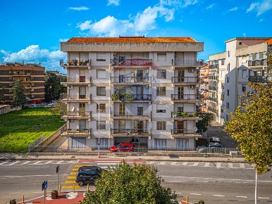 Foto Appartamento in Via Madrid, Sassari Rizzeddu - Monserrato di 146 m²