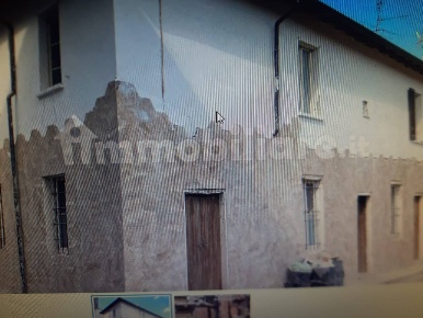 Foto Casa indipendente a Bascapè Centro di 150 m² con 4 locali in vendita