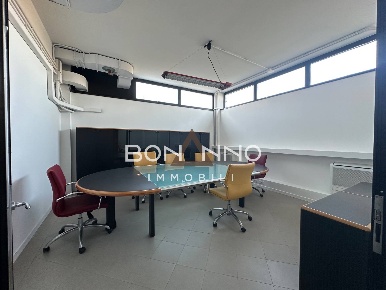 Foto Locale commerciale in VIA AURELIA, Loreggia Centro di 509 m²