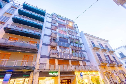 Foto Appartamento in Via Cairoli, Bari Murat di 161 m² con 6 locali