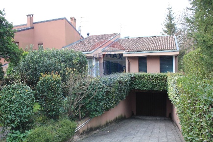 Foto Villa a schiera in VIA AGELLO, Varese Lissago - Calcinate di 182 m²