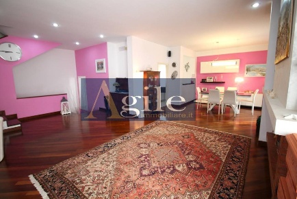 Foto Villa a schiera in via isernia, Ascoli Piceno di 350 m² con 8 locali