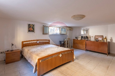 Foto Casa indipendente in via ambrosoli, Rosolini di 306 m² con 8 locali