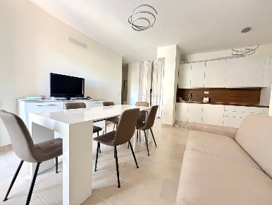 Foto Appartamento in piazza XXV Aprile, San Bartolomeo al Mare Centro