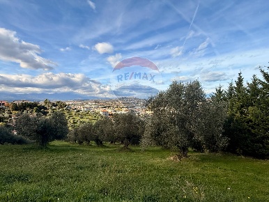 Foto Terreno residenziale a Montesilvano Verrotti di 3456 m² in vendita