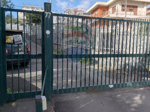 appartamento in vendita ad Aci Castello