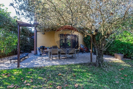 Foto Villa a schiera in VIA SILVESTRE, Busto Arsizio Borsano di 185 m²