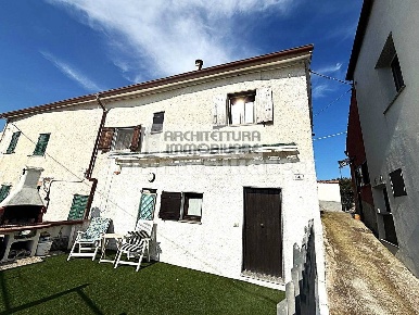 Foto Villa a schiera in VIA NOSTRA SIGNORA DEL MONTE, Savona di 60 m²