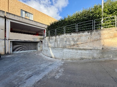 Foto Box in Piazzale Domenico Bruno, Modica Modica Sorda di 30 m²