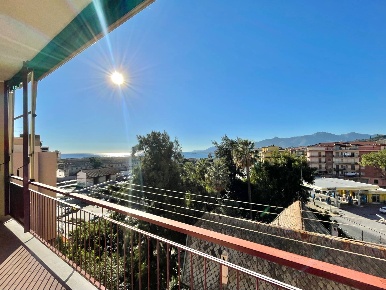 Foto Appartamento in Corso XXV Aprile, Pietra Ligure di 80 m² con 4 locali