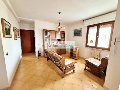 Foto Appartamento in Via della svolta, Pietrasanta di 90 m² con 5 locali