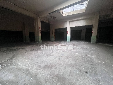 Foto Box in Via Fava, Catania Cibali di 1450 m² con 50 locali in vendita