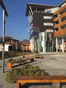 Foto Locale commerciale a Almè di 156 m² con 2 locali in vendita