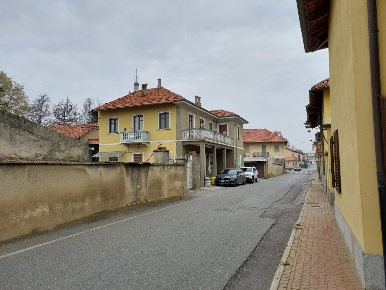 Foto Casa indipendente a Trofarello Centro di 212 m² con 8 locali