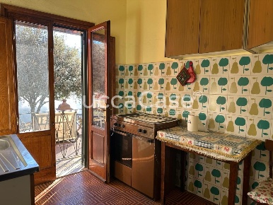 Foto Casa indipendente a Villa Basilica Centro di 100 m² con 6 locali