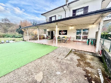 Foto Attività commerciale in Via per Frosinone 516, Ceccano di 170 m²