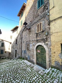 Foto Appartamento in Via Castello 42, Carpineto Romano di 156 m² all'asta