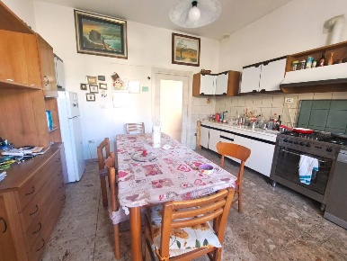 Foto Appartamento in via dei Peligni, Pescara di 192 m² con 10 locali