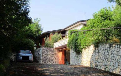 Foto Villa unifamiliare in Via Luigi Cadorna, Sarmede Centro di 224 m²