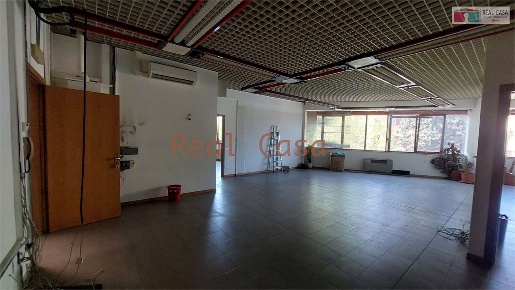 Foto Ufficio a Modena di 190 m² con 4 locali in affitto