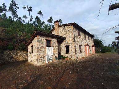 Foto Casale a Capannori Colle di Compito - Castelvecchio di 260 m²