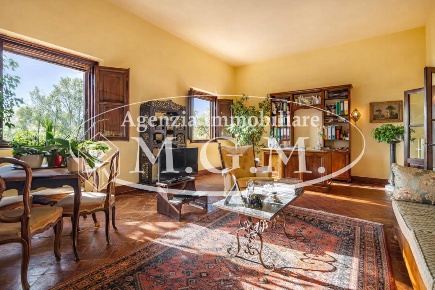 Foto Appartamento a Palaia di 230 m² con 7 locali in vendita