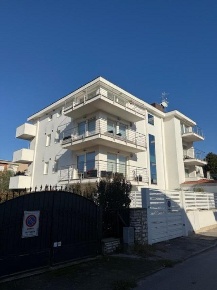 Foto Appartamento a Camaiore Lido di Camaiore di 90 m² con 7 locali