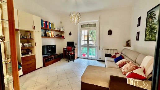 Foto Appartamento a Carrara Avenza di 87 m² con 4 locali in vendita