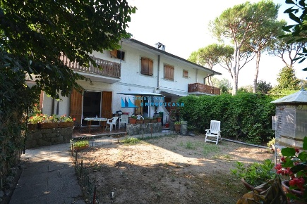 Foto Villa unifamiliare a Massa Ronchi - Poveromo di 70 m² con 4 locali
