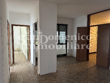 Foto Ufficio a Cascina Navacchio Nord - Zambra di 110 m² con 4 locali