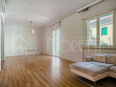 Foto Appartamento in Via Costanzo Ebat, Livorno Goito - Montebello