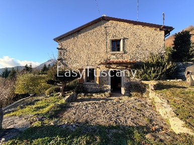 Foto Casale in Località Casolare Bovaio 4, Fabbriche di Vergemoli di 98 m²