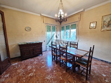 Foto Villa unifamiliare in Viale Lazzaro Papi, Lucca Sant'Anna di 300 m²