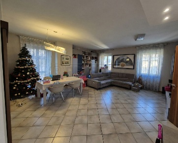 Foto Appartamento in CORSO MATTEOTTI, Cremona Centro di 157 m² con 4 locali