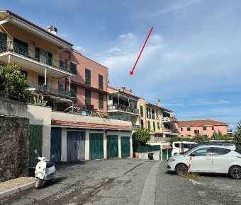 Foto Appartamento in Via Collette 129, Albissola Marina di 126 m² all'asta