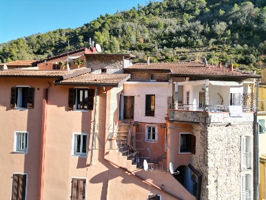 Foto Appartamento in Via Case Palanchi 4, Ventimiglia di 82 m² con 5 locali