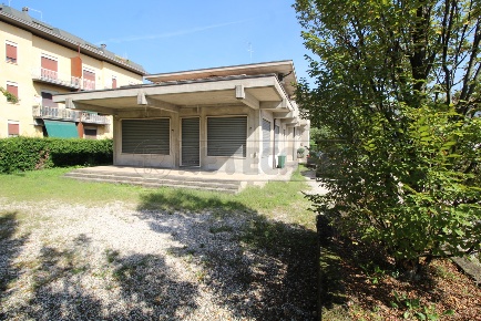 Foto Locale commerciale in Viale Verdi 22, Altavilla Vicentina Centro