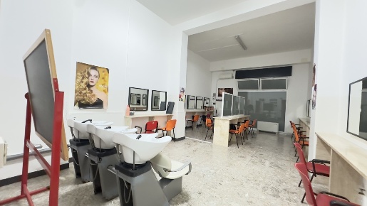 Foto Locale commerciale in VIA MASCHERPA 19, Taranto Solito - Corvisea