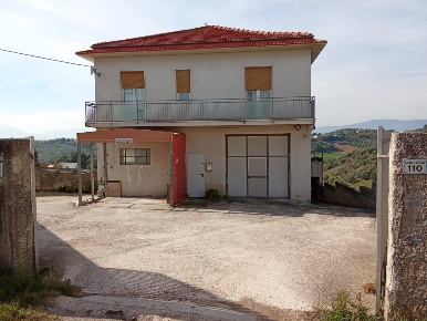 Foto Magazzino a Spoltore Villa Santa Maria di 130 m² in affitto