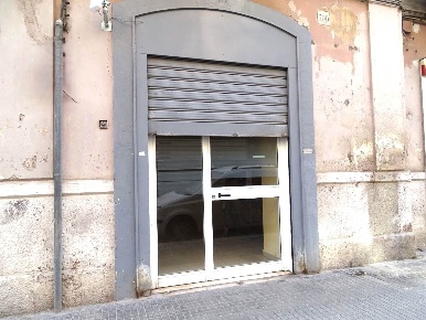 Foto Negozio in Via Abate Gimma  300, Bari Libertà di 44 m² con 2 locali