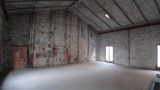 Foto Capannone industriale a Modena Sacca - Stazione di 131 m² con 2 locali