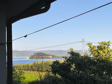 Foto Case semi ndipendenti a Capodimonte di 165 m² con 3 locali in affitto