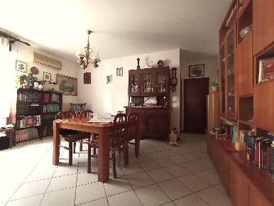 Foto Appartamento a Rimini Marina Centro di 116 m² con 4 locali in vendita