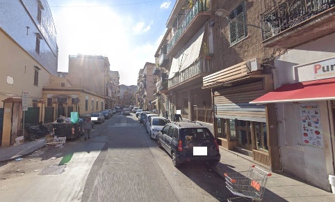 Foto Negozio in via Ruggerone Da Palermo  17/c, Palermo Noce di 16 m²