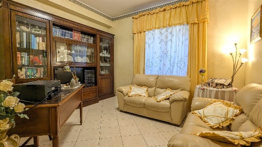 Foto Appartamento in VIA GIACOMO MATTEOTTI, Aci Catena Centro di 90 m²